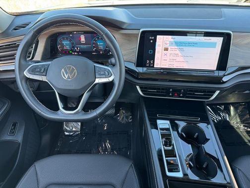 Silver Mist Metallic 2025 Volkswagen Atlas 2.0T SE