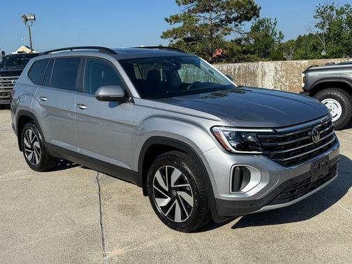 Silver Mist Metallic 2025 Volkswagen Atlas 2.0T SE