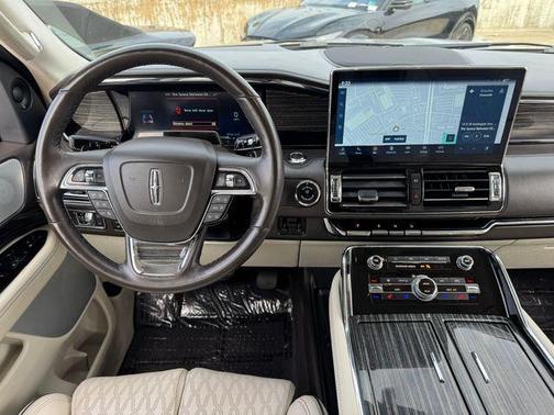 2022 Lincoln Navigator Black Label