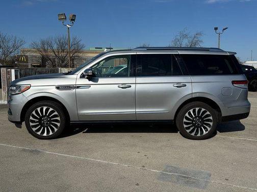 2022 Lincoln Navigator Black Label