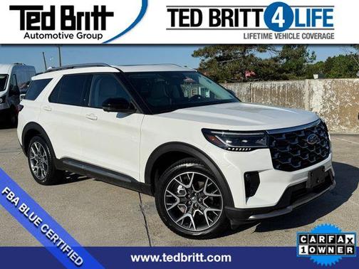 White Metallic 2025 Ford Explorer Platinum