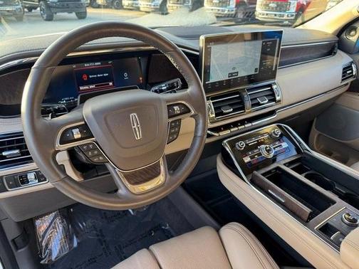 2022 Lincoln Navigator L Reserve