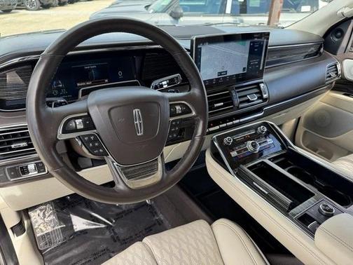 2022 Lincoln Navigator Black Label