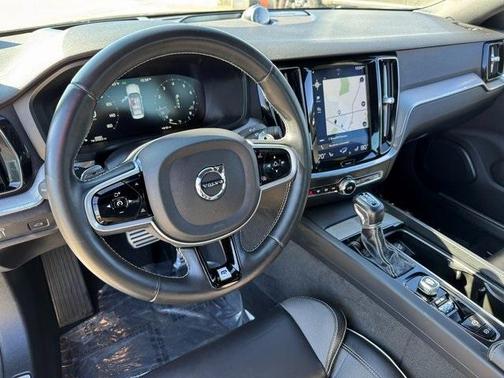 2019 Volvo S60 T6 R-Design