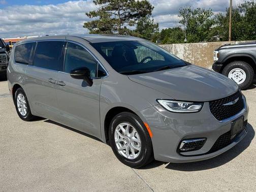 Gray Clearcoat 2025 Chrysler Pacifica Select