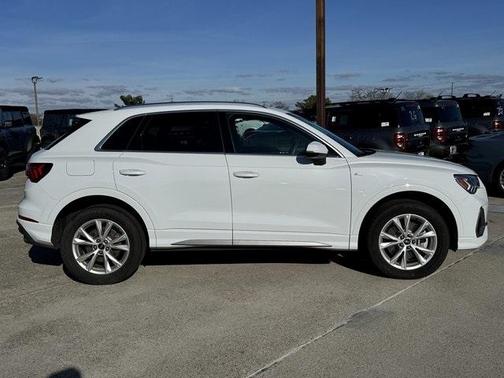 2024 Audi Q3 45 S line Premium