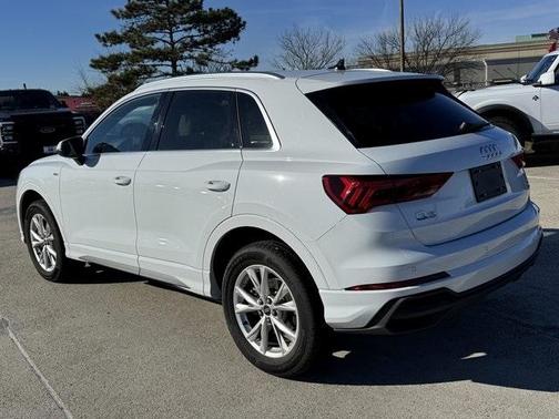 2024 Audi Q3 45 S line Premium