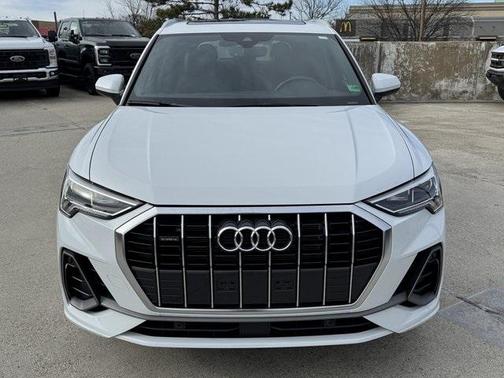 2024 Audi Q3 45 S line Premium
