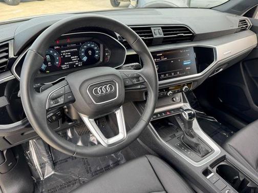 2024 Audi Q3 45 S line Premium