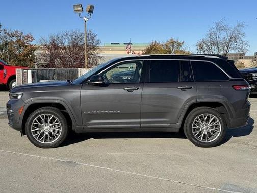 2023 Jeep Grand Cherokee Summit