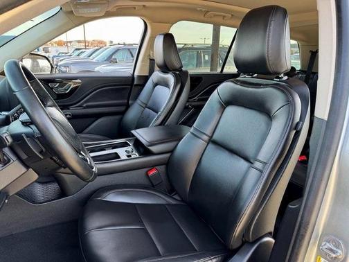 2023 Lincoln Aviator Standard AWD