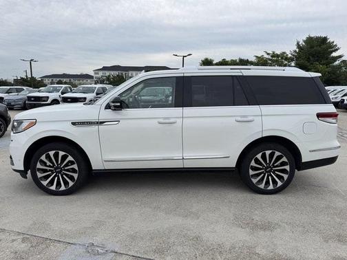 2022 Lincoln Navigator Reserve