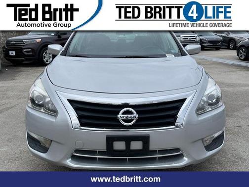 Photo 2 of 36 of 2013 Nissan Altima 2.5 SV