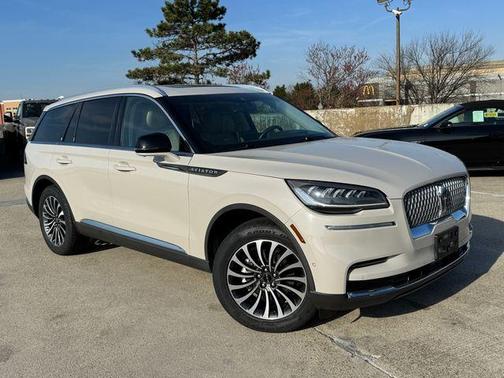 Ceramic Pearl Metallic 2022 Lincoln Aviator Reserve AWD