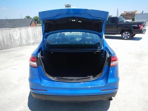 Photo 5 of 7 of 2020 Ford Fusion SE