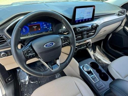 2022 Ford Escape Titanium Hybrid
