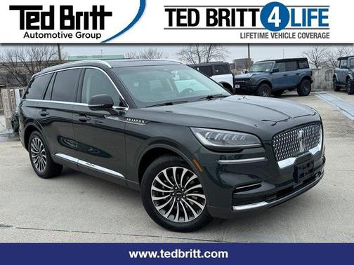 2022 Lincoln Aviator Standard AWD