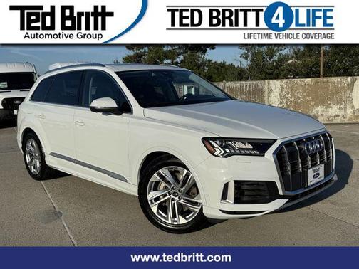 Glacier White Metallic 2023 Audi Q7 55 Prestige