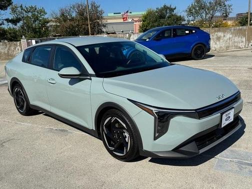 2025 Kia K4 EX