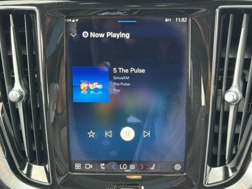 2024 Volvo S60 Recharge Plug-In Hybrid T8 Ultimate Black Edition