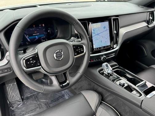 2024 Volvo S60 Recharge Plug-In Hybrid T8 Ultimate Black Edition