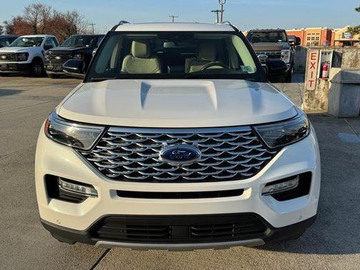 Star White 2022 Ford Explorer Platinum