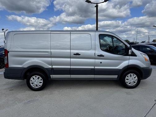 2017 Ford Transit-250 Base