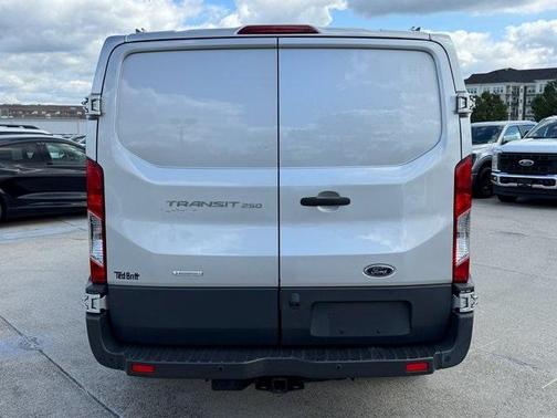 2017 Ford Transit-250 Base