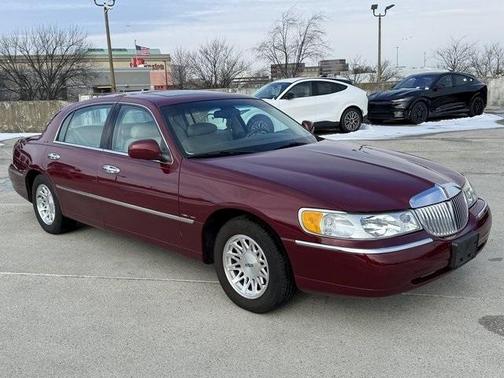1999 Lincoln Town Car Signature