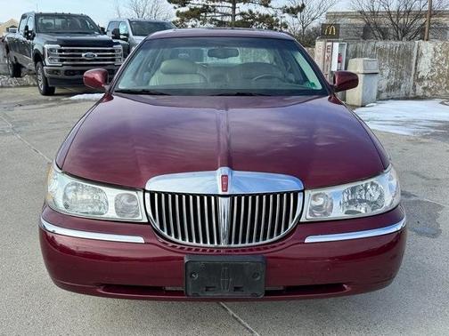 1999 Lincoln Town Car Signature