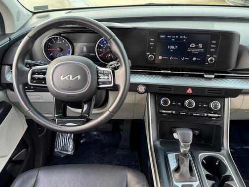 2023 Kia Carnival LX