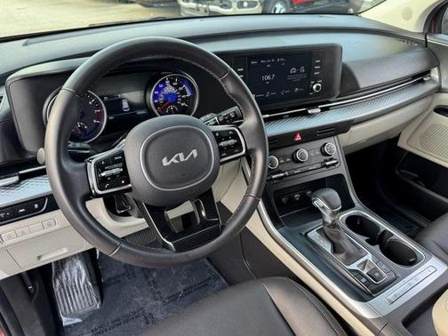 2023 Kia Carnival LX