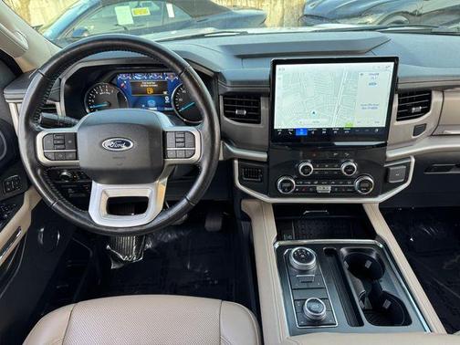 Star White 2022 Ford Expedition Max XLT