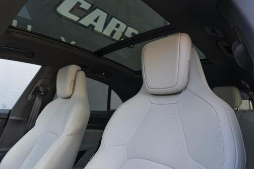 2025 Porsche Macan 4S