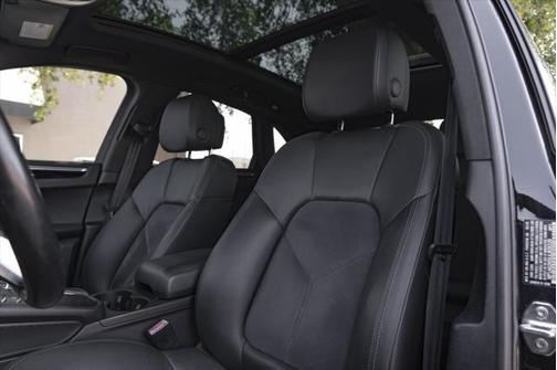 2018 Porsche Macan Base