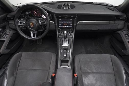 2017 Porsche 911 Carrera GTS