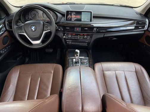 Photo 2 of 49 of 2015 BMW X5 xDrive35i