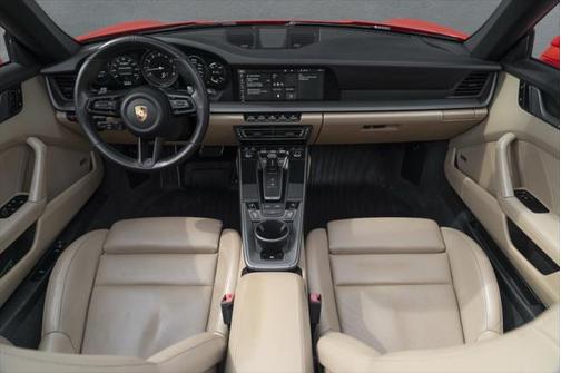 2021 Porsche 911 Carrera