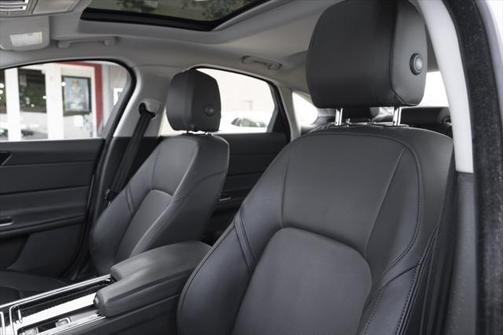 2018 Jaguar XF 25t Premium