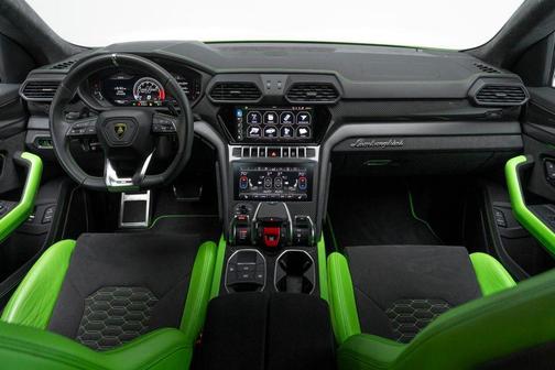 2021 Lamborghini Urus Graphite Capsule