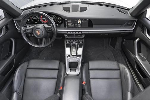 2021 Porsche 911 Carrera