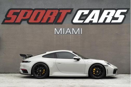 2020 Porsche 911 Carrera