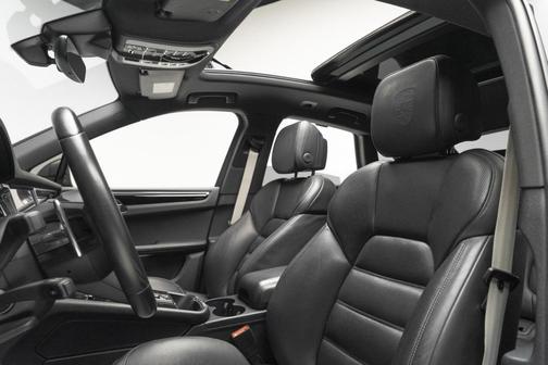 2023 Porsche Macan T