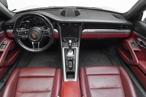 2019 Porsche 911 Carrera