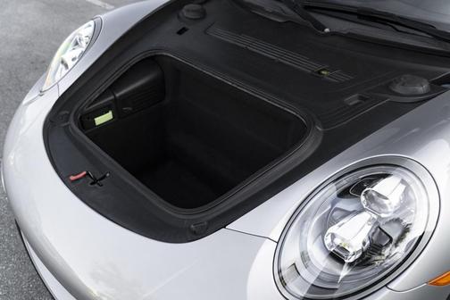 2019 Porsche 911 Carrera