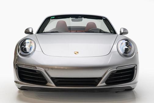 2019 Porsche 911 Carrera