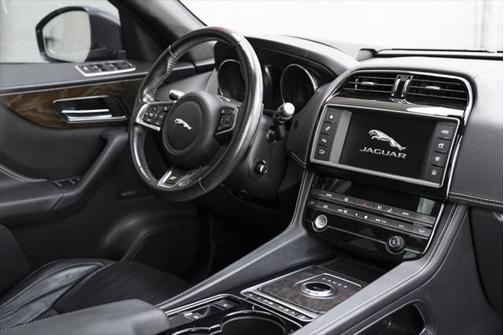 2017 Jaguar F-PACE 20d R-Sport