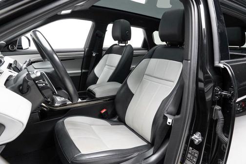Santorini Black 2022 Land Rover Range Rover Evoque R-Dynamic SE