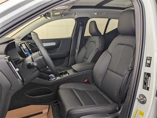 2026 Volvo XC40 B5 Plus