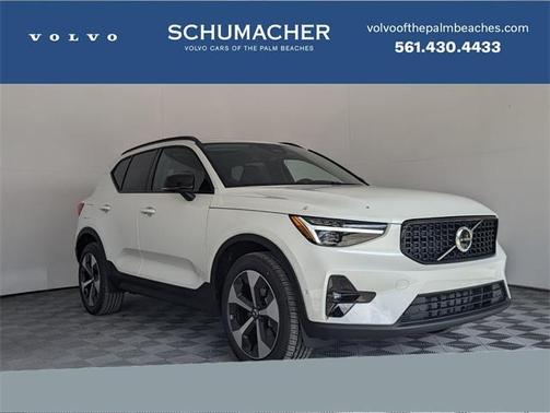 2026 Volvo XC40 B5 Plus